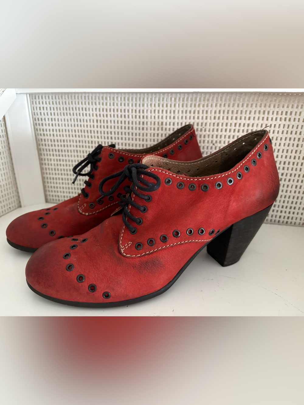 Fly London Red Distressed Leather Lace-Up Heeled Oxfords with Eyelet Detail